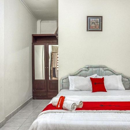 Reddoorz Syariah @ Raya Tajem Maguwo Hotel Kalasan Екстериор снимка