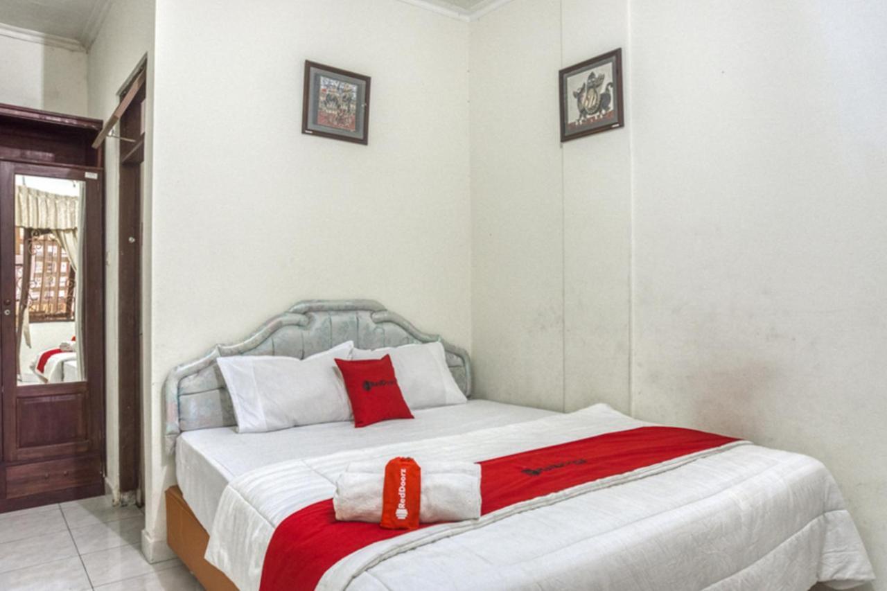 Reddoorz Syariah @ Raya Tajem Maguwo Hotel Kalasan Екстериор снимка