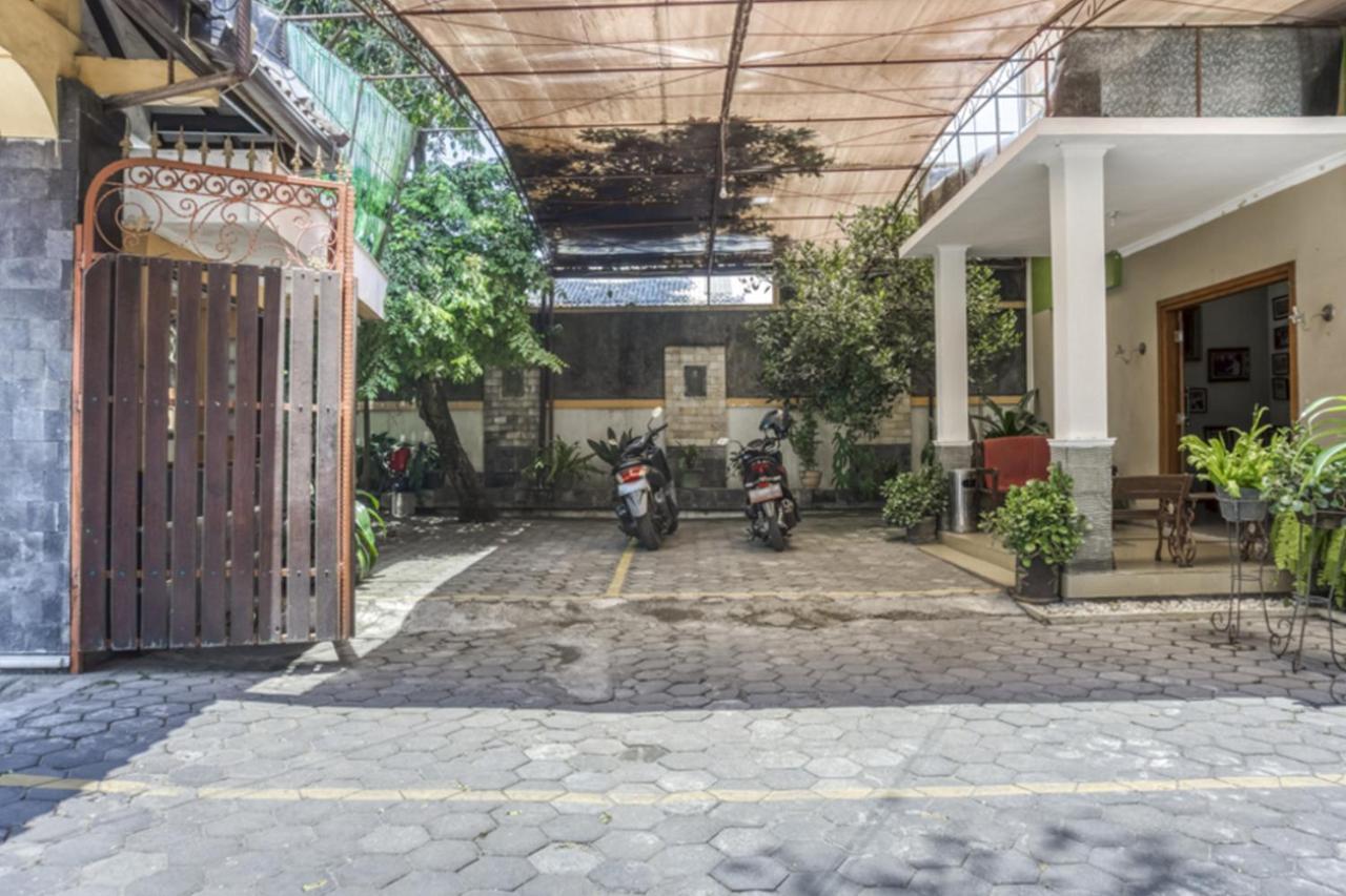 Reddoorz Syariah @ Raya Tajem Maguwo Hotel Kalasan Екстериор снимка