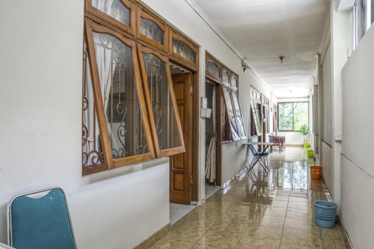 Reddoorz Syariah @ Raya Tajem Maguwo Hotel Kalasan Екстериор снимка