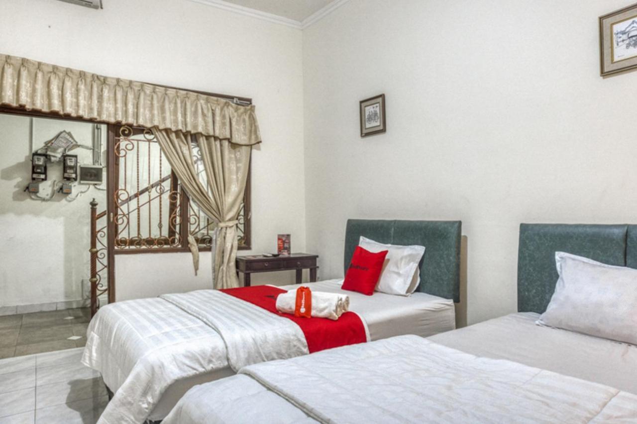 Reddoorz Syariah @ Raya Tajem Maguwo Hotel Kalasan Екстериор снимка